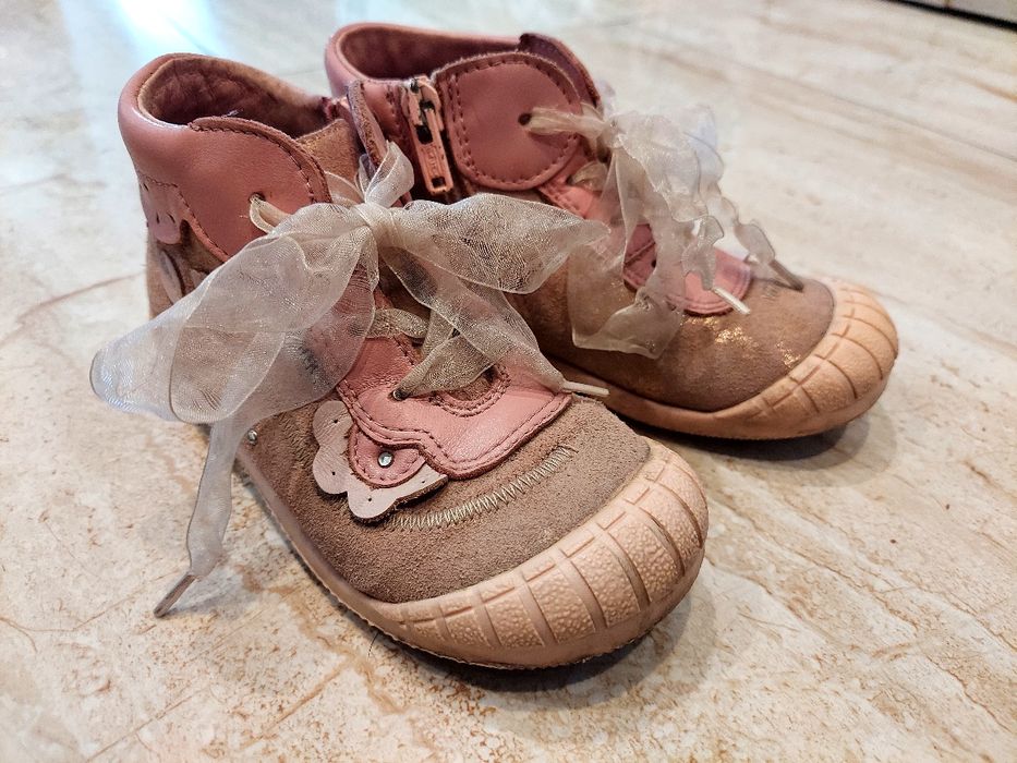 Sprzedam buty Bartek rozmiar 26