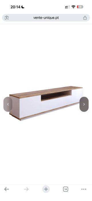 Móvel de TV com 3 portas e 1 nicho branco e natural