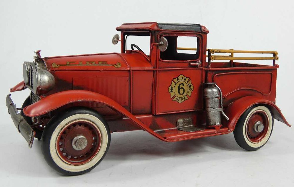 Duży metalowy WÓZ STRAŻACKI pick-up pojazd RETRO 28,5 cm