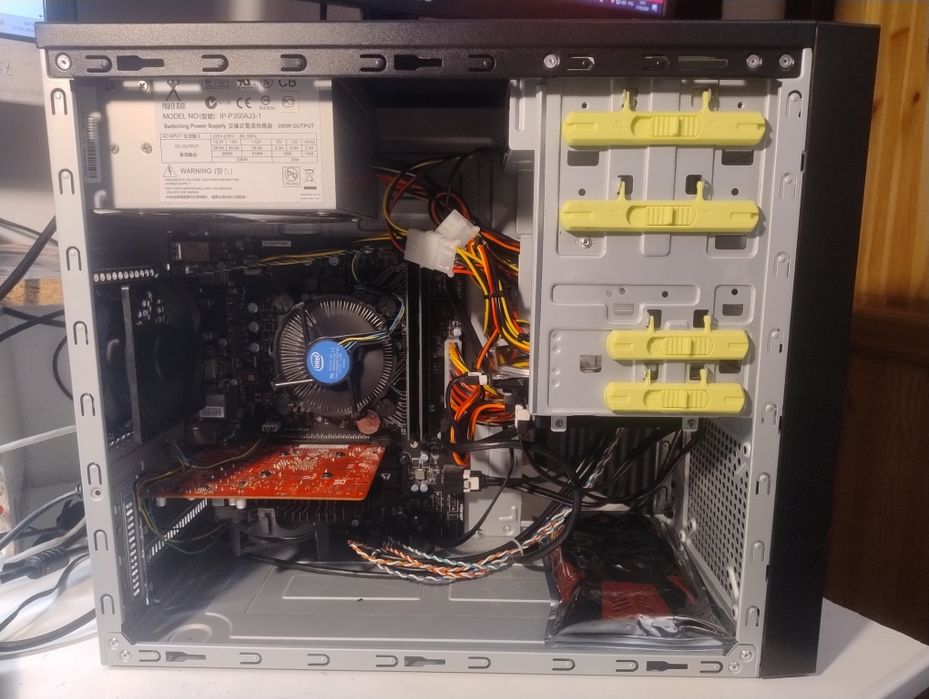 Komputer stacjonarny i5-7500 / 8 GB DDR4 / GTX 1050 Ti 4 GB / SSD 256 + HDD 512