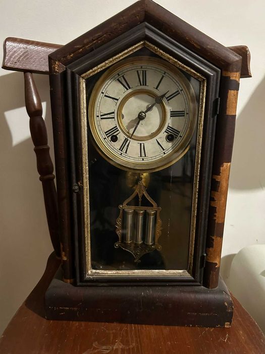 Relógio de Madeira antigo