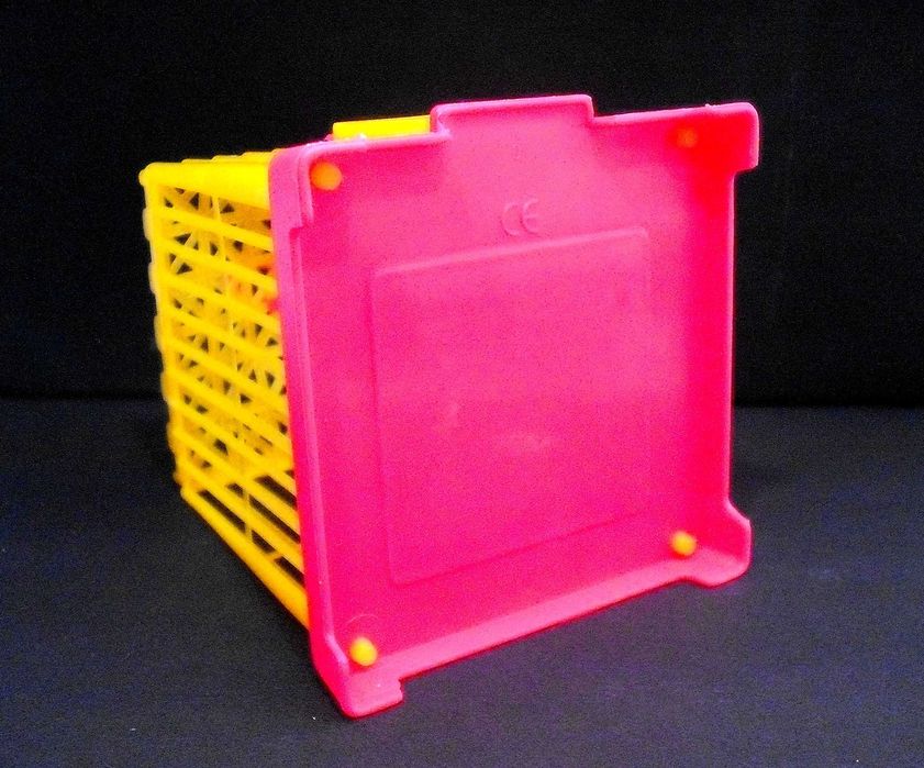 Gaiola antiga para insetos pequenos Portuguesa