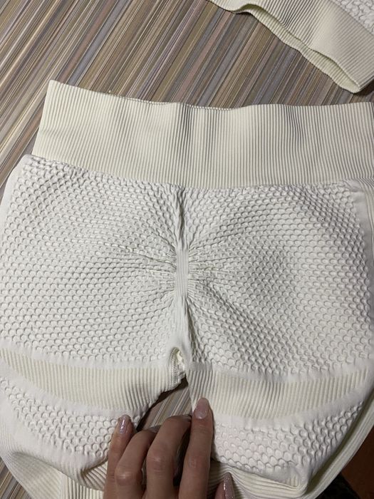 Неймовірно гарний костюм для фітнесуР м-с