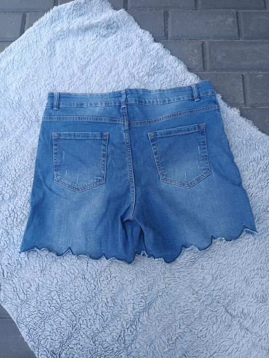 Spodenki jeansowe damskie