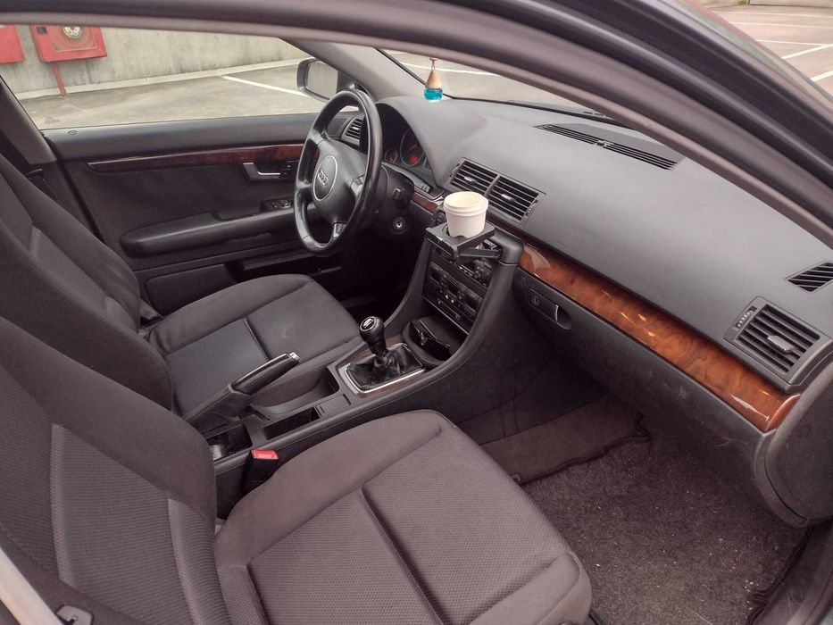 AUDI A4 B6 (8E2) 1.6 2001 – Elegância e Fiabilidade Alemã