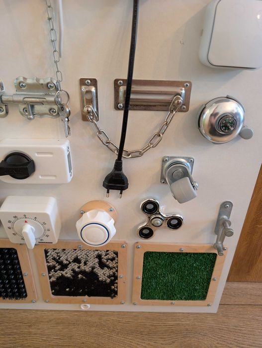 tablica manipulacyjna dla dzieci - 23 elementy