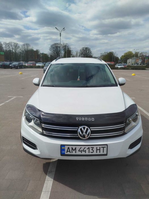 автомобіль фрльцваген тігуан