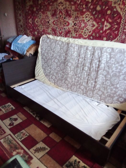 Кровать полутарна