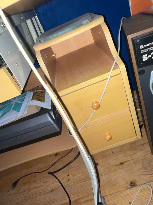 Письмовий компьютерний стіл з поличками