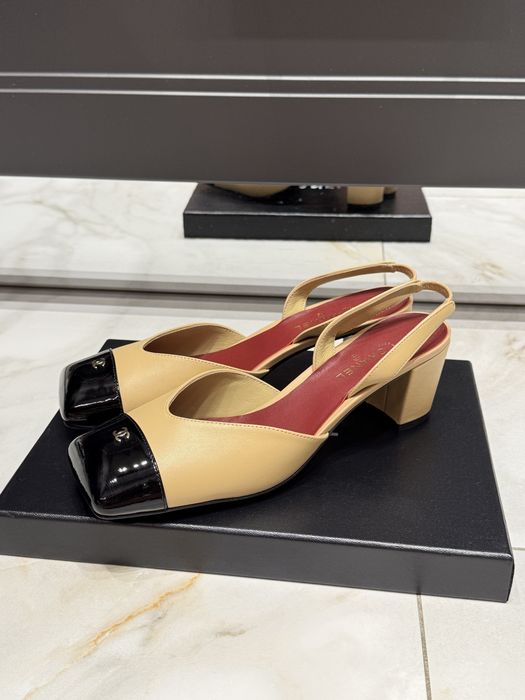 Czółenka Chanel beige leather