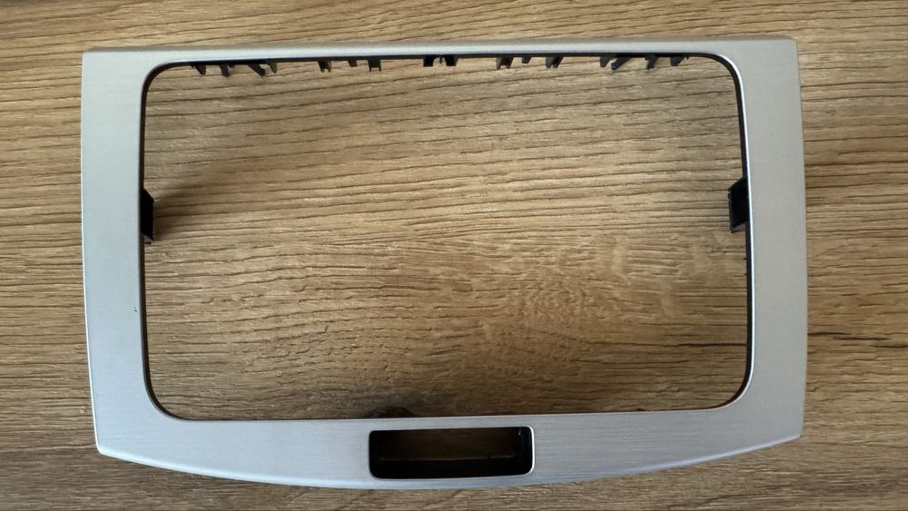 Рамка магнітоли VW Passat B7 СС