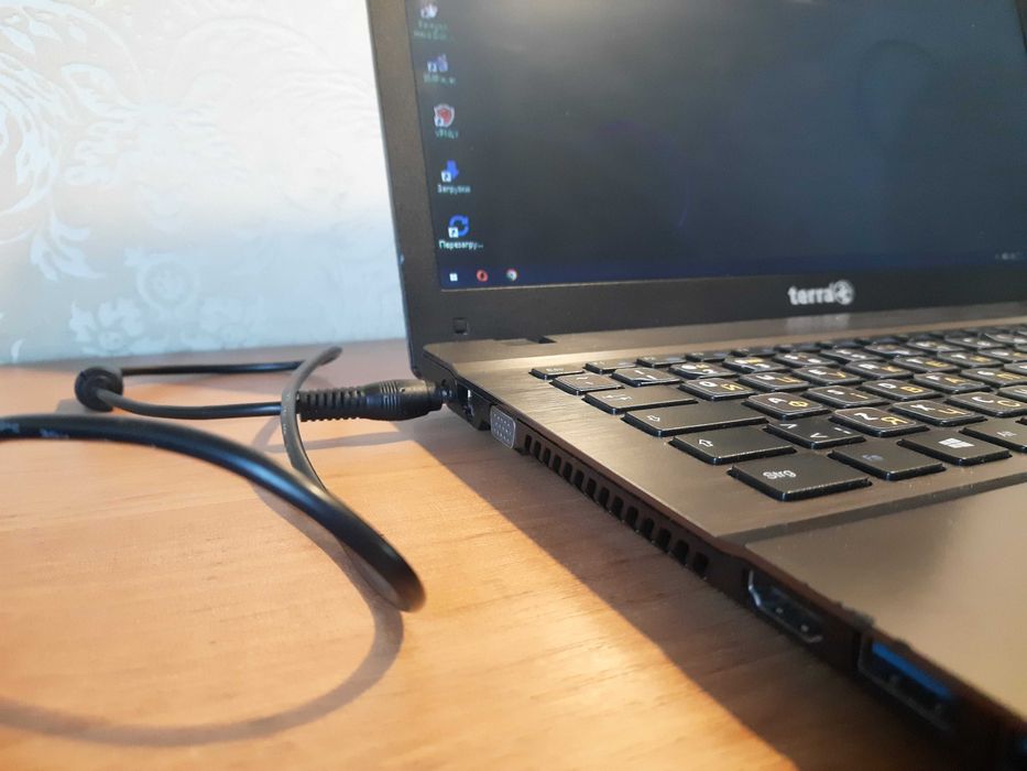 тонкий ноутбук, швидкий, SSD + hdd