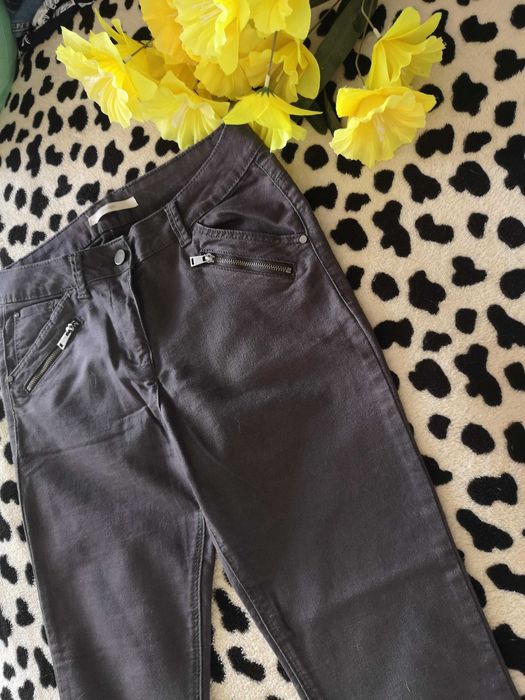 Spodnie rurki w kolorze ciemnoszarym 38