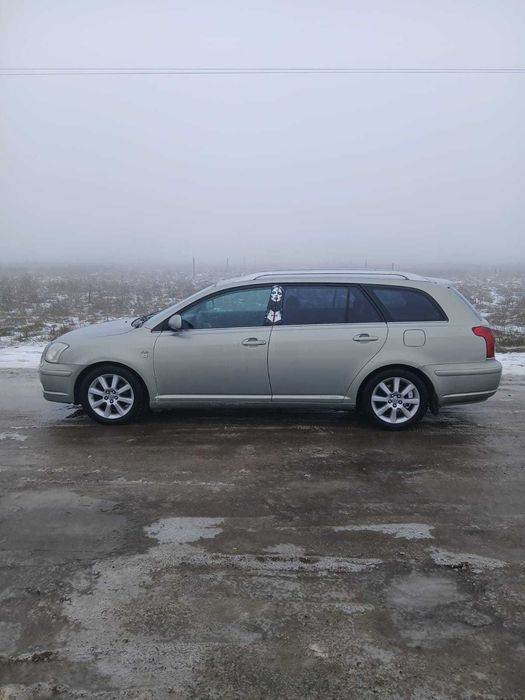 Продаж Toyota Avensis