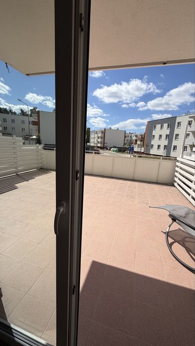 REZERWACJA Wynajem 2 pokoje z dużym tarasem ZALESIE - 50m2