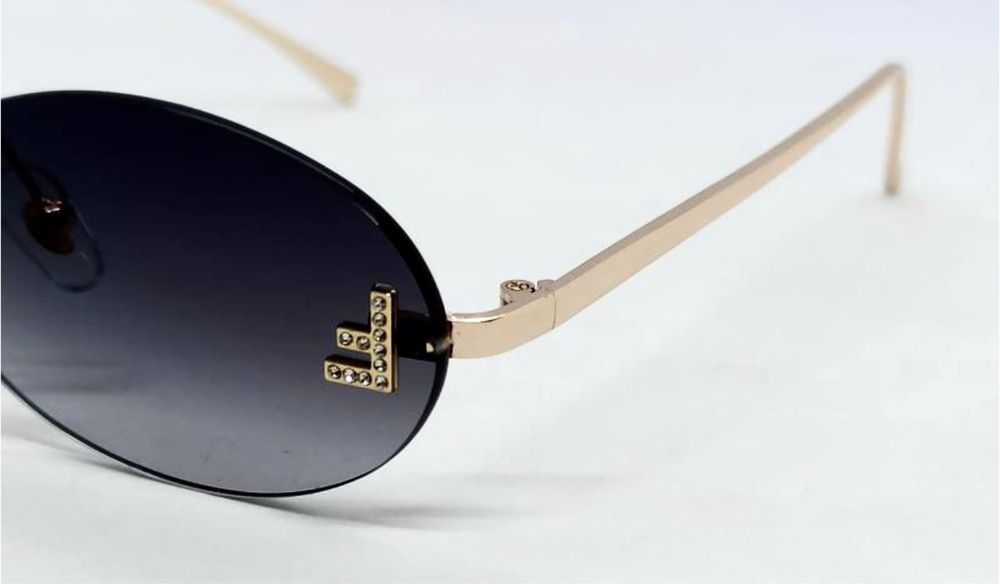 Сонцезахисні окуляри Fendi