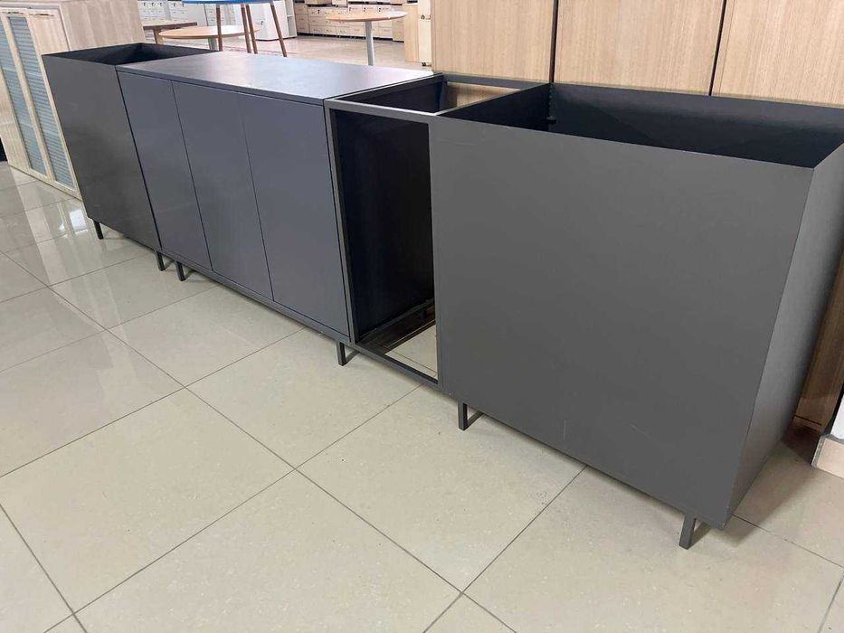 столи стільці шафи в кількості готовий офіс