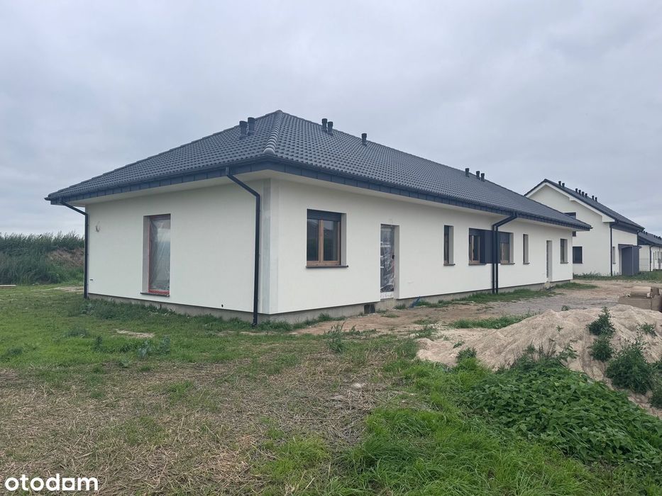 Parterowy nowoczesny z pompą ciepła