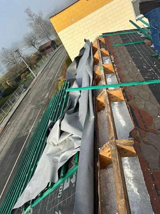 Ocieplenie wdmuchiwane Celulozą i Wełną | naprawa dachu po kunie