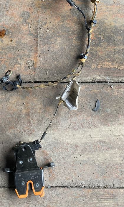 Замок багажника Skoda Octavia 1.9 TDI