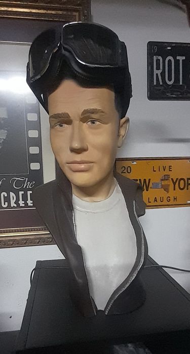 Busto James dean