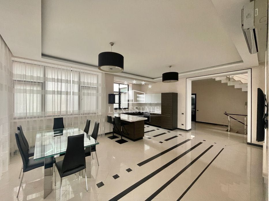 Продажа дома 550 м² в коттеджном городке «Зелений гай», Лесники