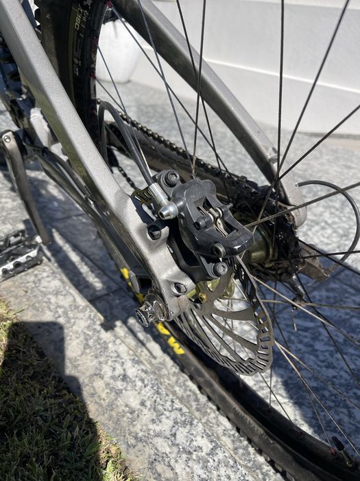 Bicicleta de downhill roda 26