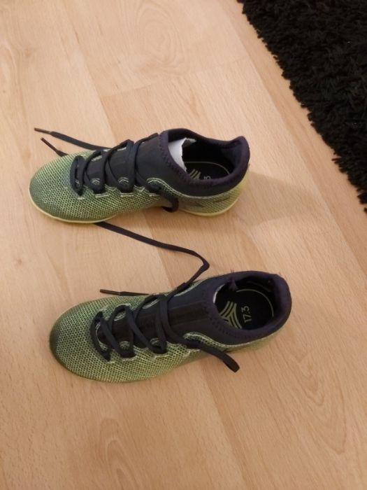 Sapatilhas novas criança , tamanhos 33