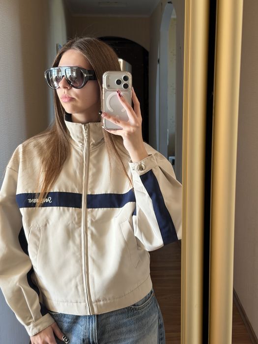 Бежева вітровка Yves Saint Laurent