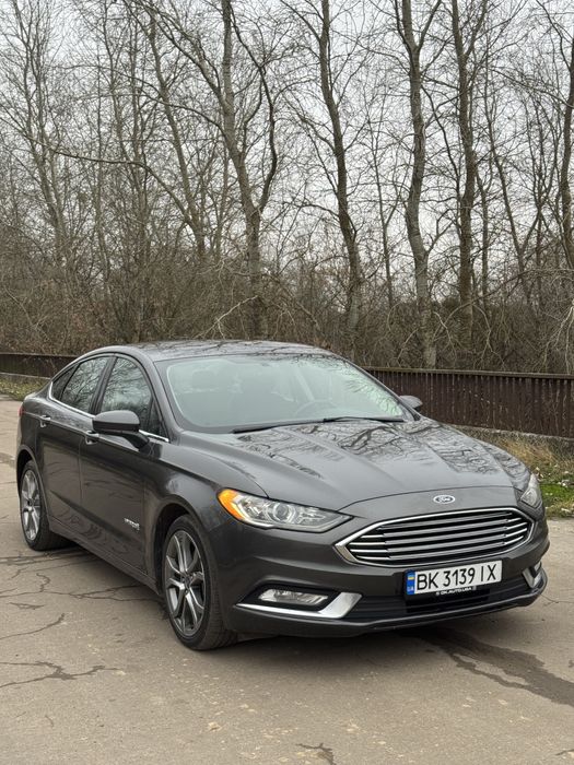 Ford Fusion 2017 рік 2.0 гібрид