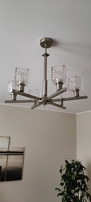 Lampki biurkowe i sufitowe