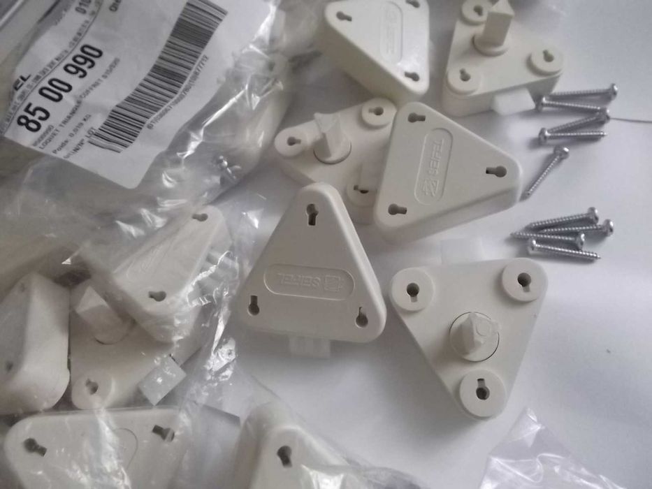 Fechaduras  Seifel triangulares especiais para portas de caixas de gás