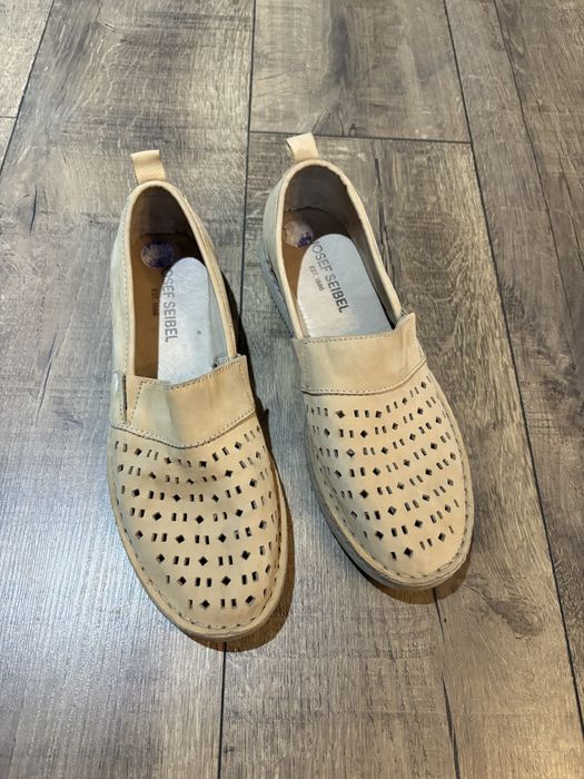 Półbuty rozmiar 40 kolor beżowy