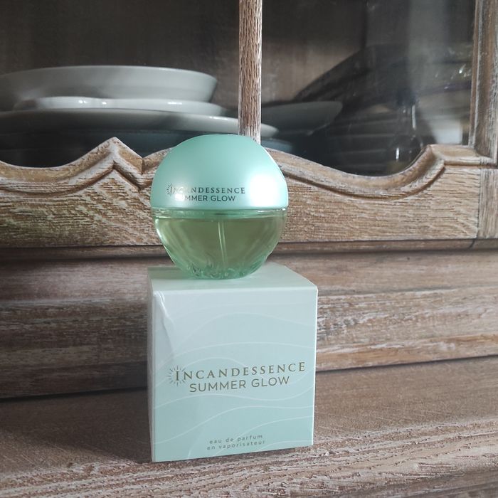 Avon Incandessence summer glow