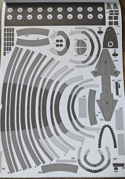 Atomowy okręt podwodny klasy TAJFUN model kartonowy 1:200 "offset"