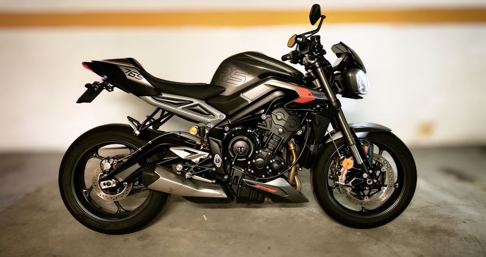 Triumph Street Triple RS igual a nova