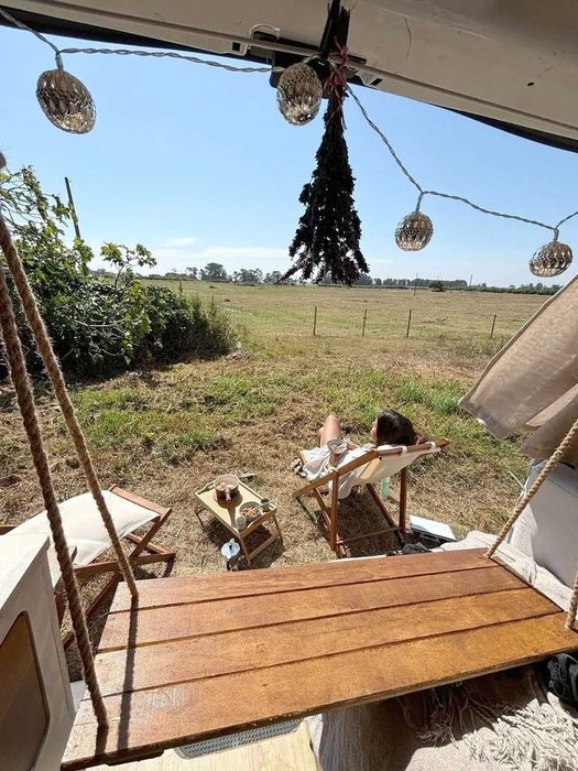 Renault Trafic Campervan (2012) – Móveis Removíveis & Solar Off-Grid!