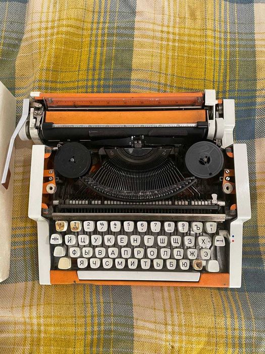 Друкарська машинка (печатная машинка) Delfin PN-70/F-94015