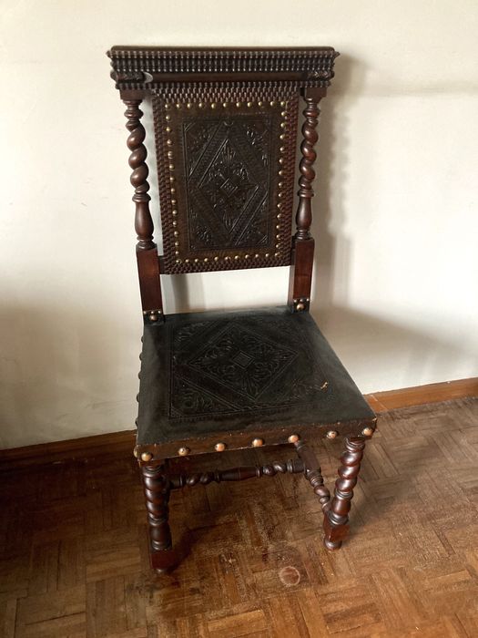 Conjunto Torcidos e Tremidos secretaria, cadeiras e cadeirão, estante