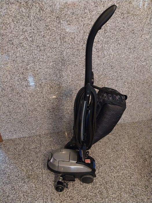 Aspirador Kirby em bom estado.