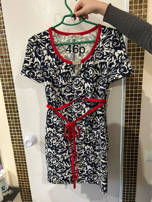 Продам платья разных размеров любое 600грн