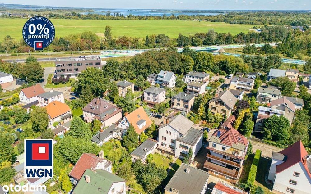 Dom dwurodzinny (3 niezależne wejścia), 300m2, 9 pokoi .