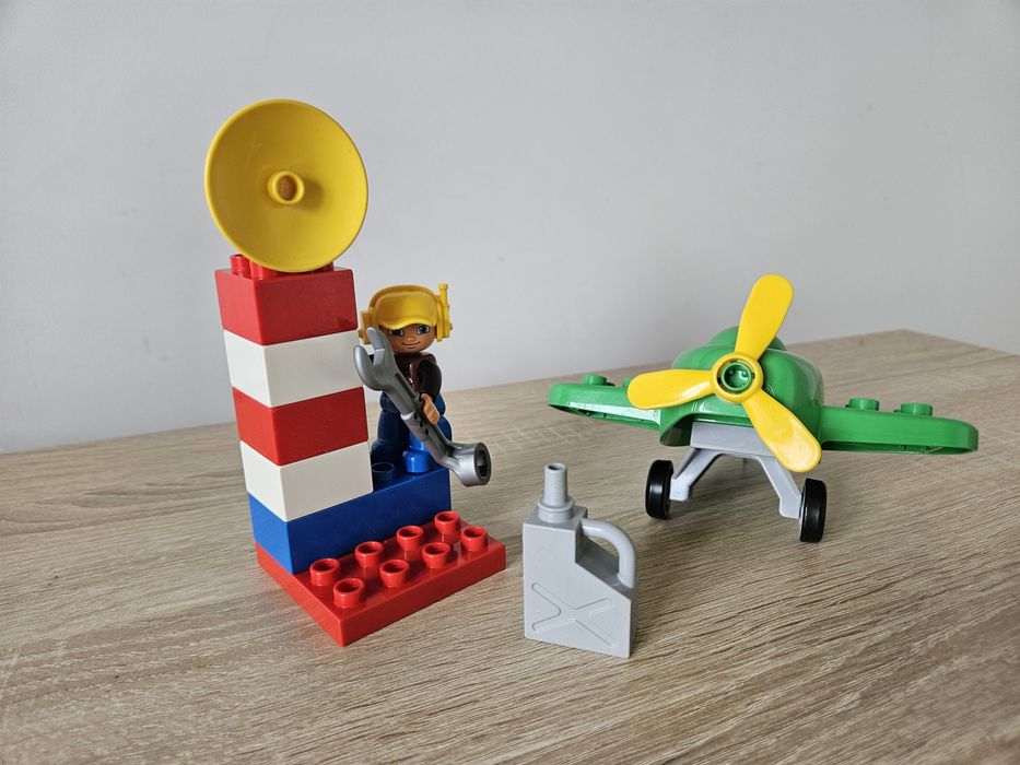 Zestaw Lego Duplo Maly samolot + pilot (12 el.)