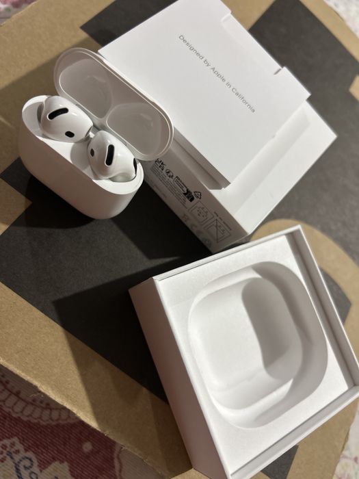 AirPods 4 como novos