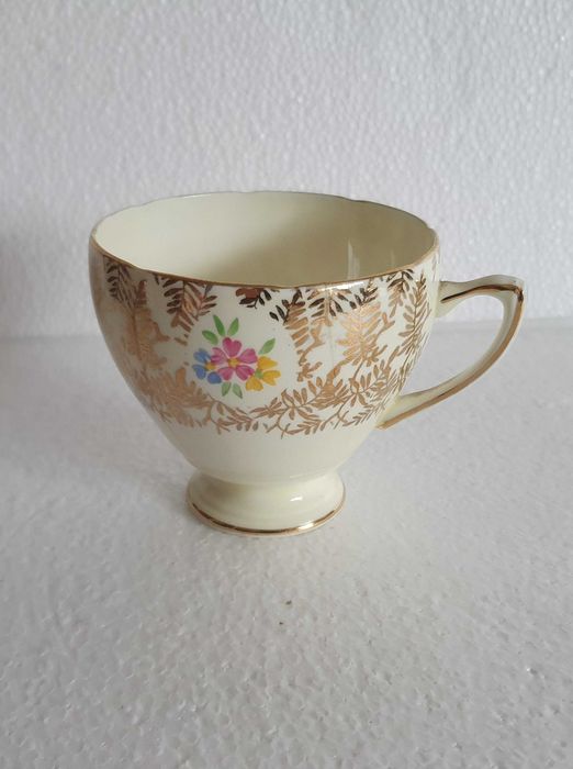 Rara antiga Chávena Royal Grafton Bone China - Anos 20