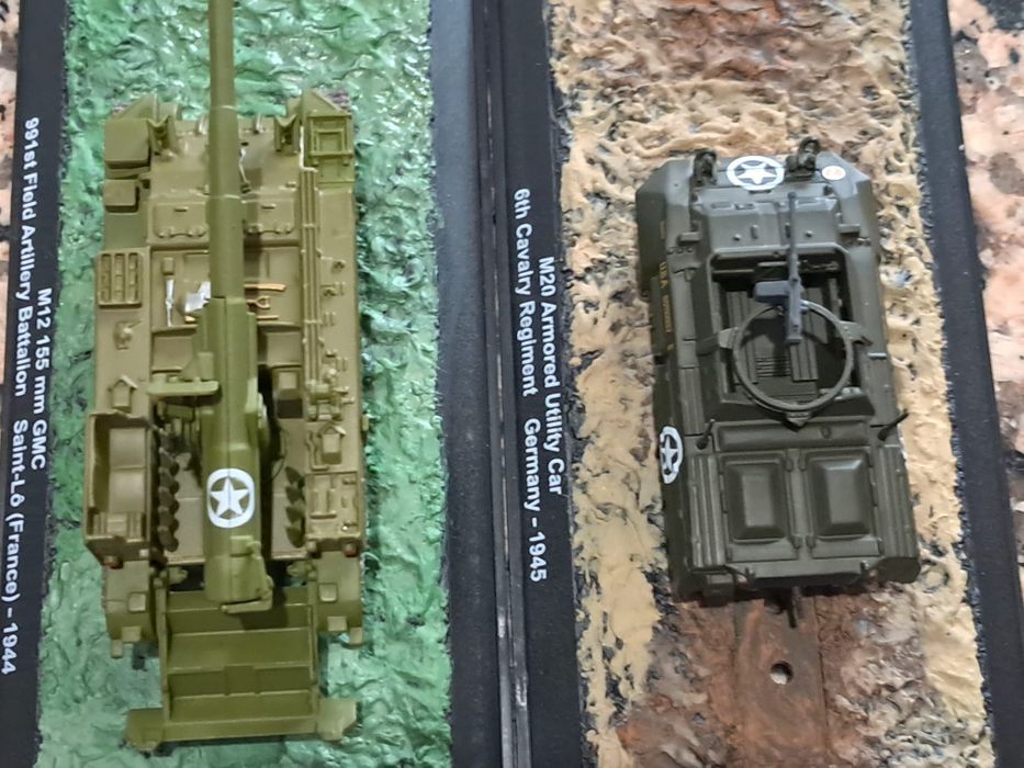 Carro blindado militar (2 veículos)