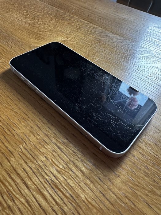 iPhone 13 128GB biały
