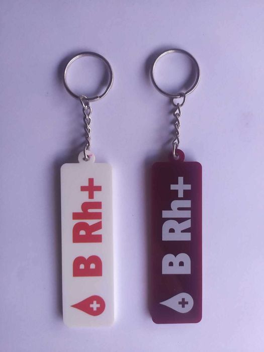 Breloczek do kluczy z grupa krwi B Rh+ Biały