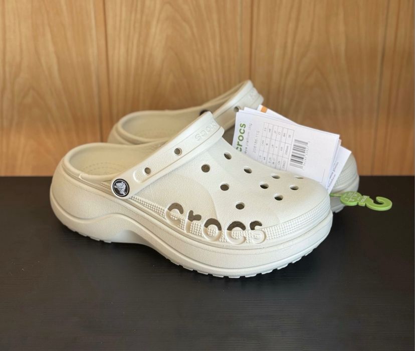 Крокси на платформі білі бежеві черные crocs baya platform w7 w8 w9