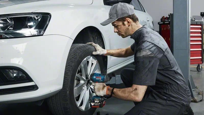 Zestaw Gds18V-400 + Gsb18V-50 1*2.0Ah+1*5.0Ah Bosch B 6019K0003